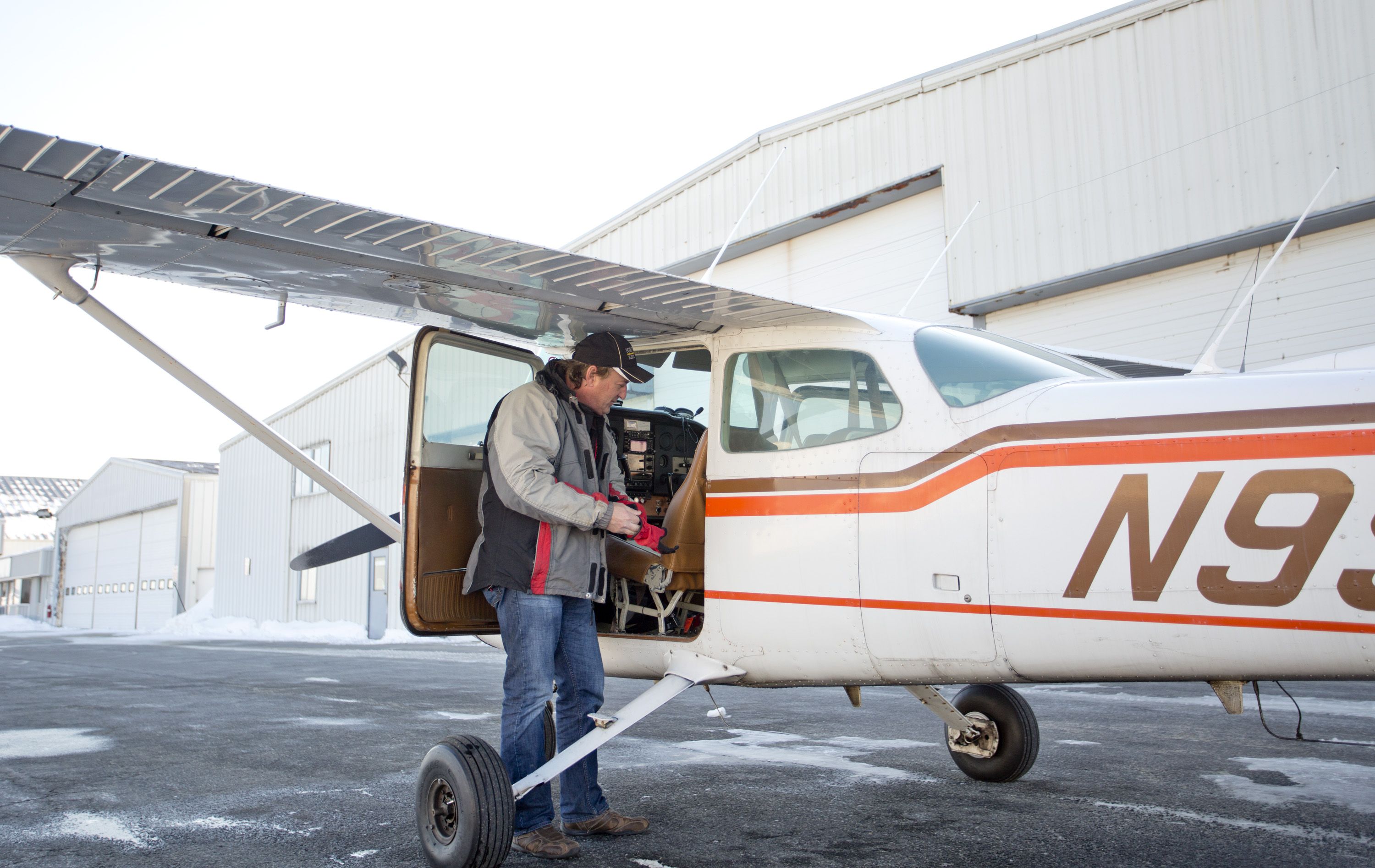 Learn How to Fly a Plane the Affordable Way