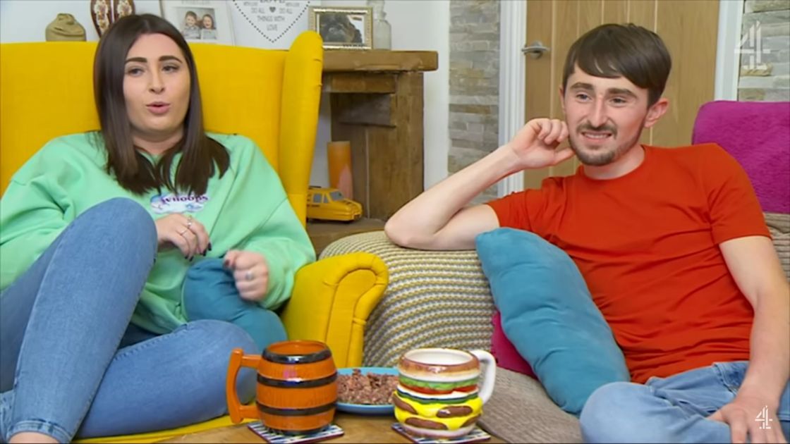 preview for Gogglebox's Pete introduces his baby boy (Channel 4)