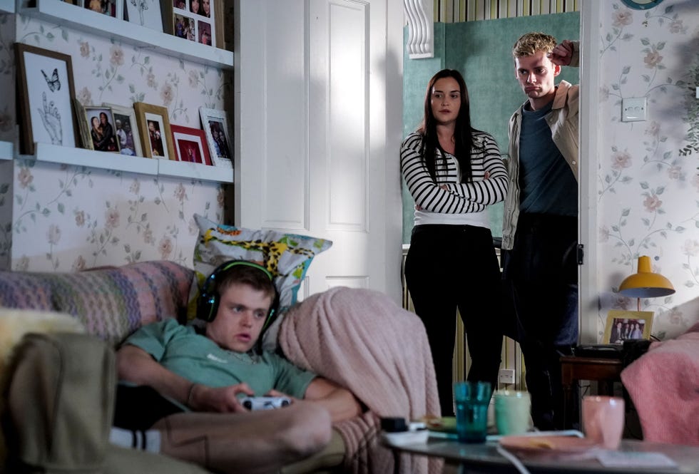 peter beale, lauren branning, oscar, eastenders
