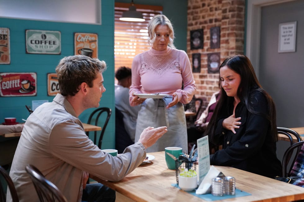 peter beale, kathy beale, lauren branning, eastenders