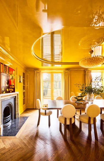 peter mikic london house dining room yellow lacquered ceiling