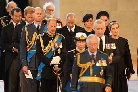 Queen Elizabeth II's coffin was moved from buckingham palace to westminster palace