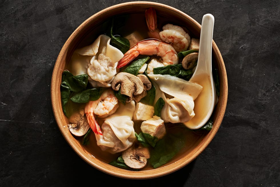 pf changs wonton soup with shrimp, chicken and mushrooms