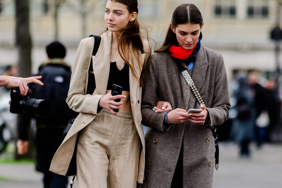 Street Style at Paris Couture Fall-Winter 2019 Fashion Week - Minimalist Street  Style - Minimal. / Visual.