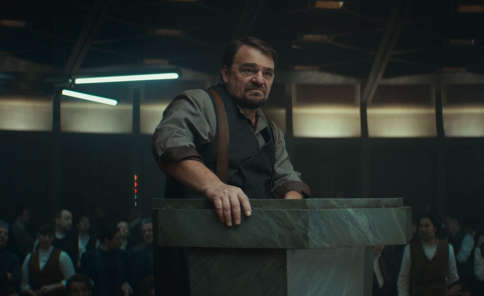 Lezine (Thierry Godard) dans la saison 2 d'Andor de Lucasfilm, en exclusivité sur Disney+. Photo avec l'aimable autorisation de Lucasfilm. ©2025 Lucasfilm Ltd. Tous droits réservés.
