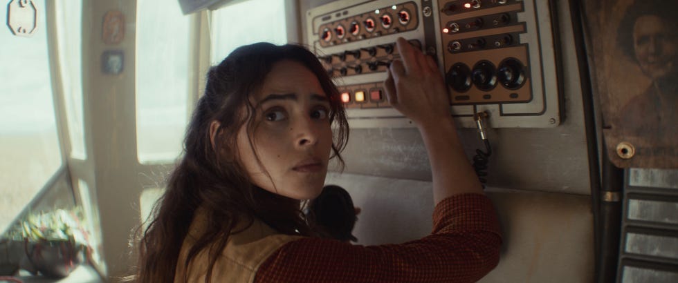 Bix Caleen (Adria Arjona) in Lucasfilm's Andor seizoen 2, exclusief op Disney+. Foto met dank aan lucasfilm. ©2025 lucasfilm ltd. tm. alle rechten voorbehouden.