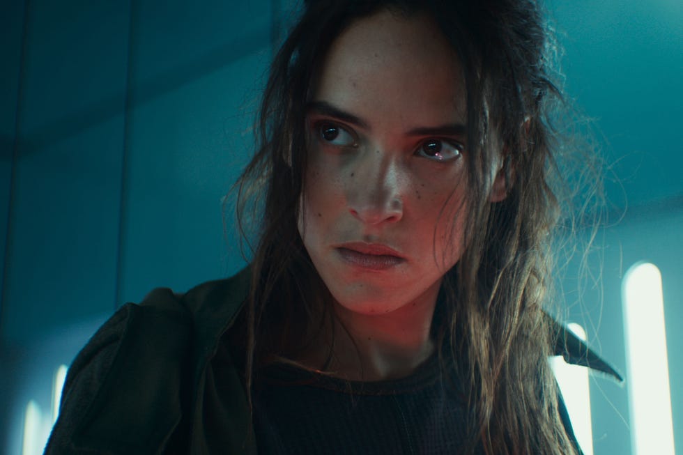 bix caleen (adria arjona) in lucasfilm's andor seizoen 2