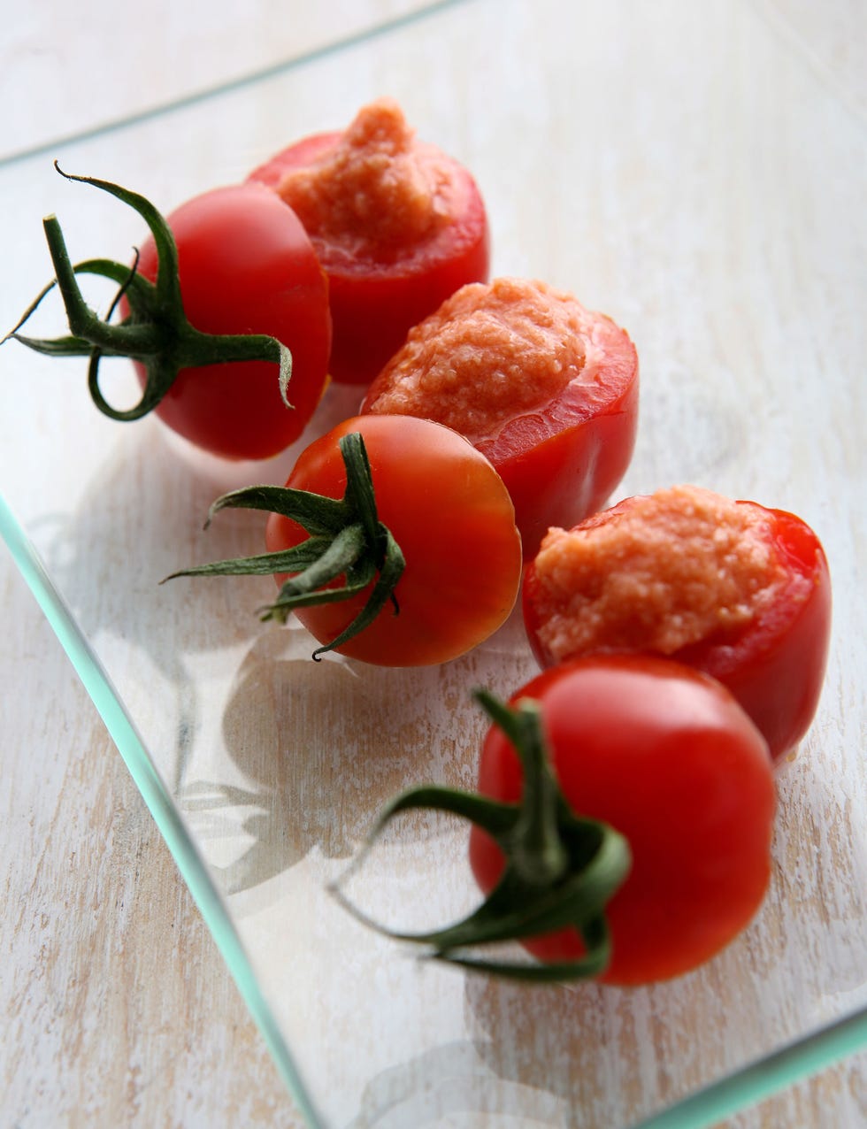 local caption  tomates cherry rellenos de salmorejo  gazpachos de brikana rosa 57 01072006