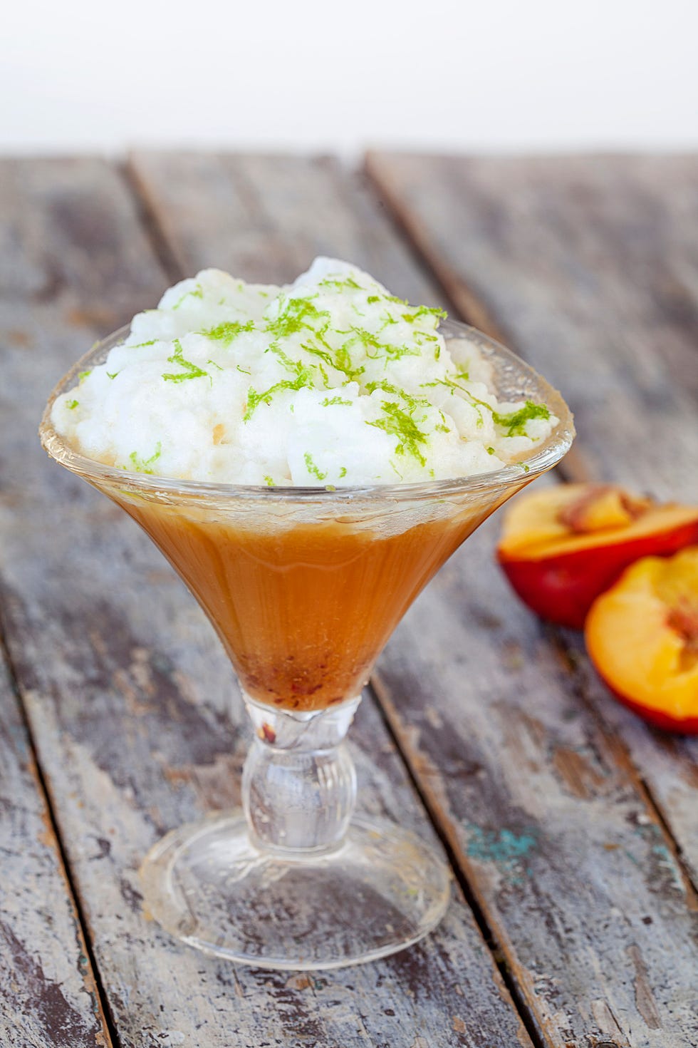 batido de nectarina con espuma de lima