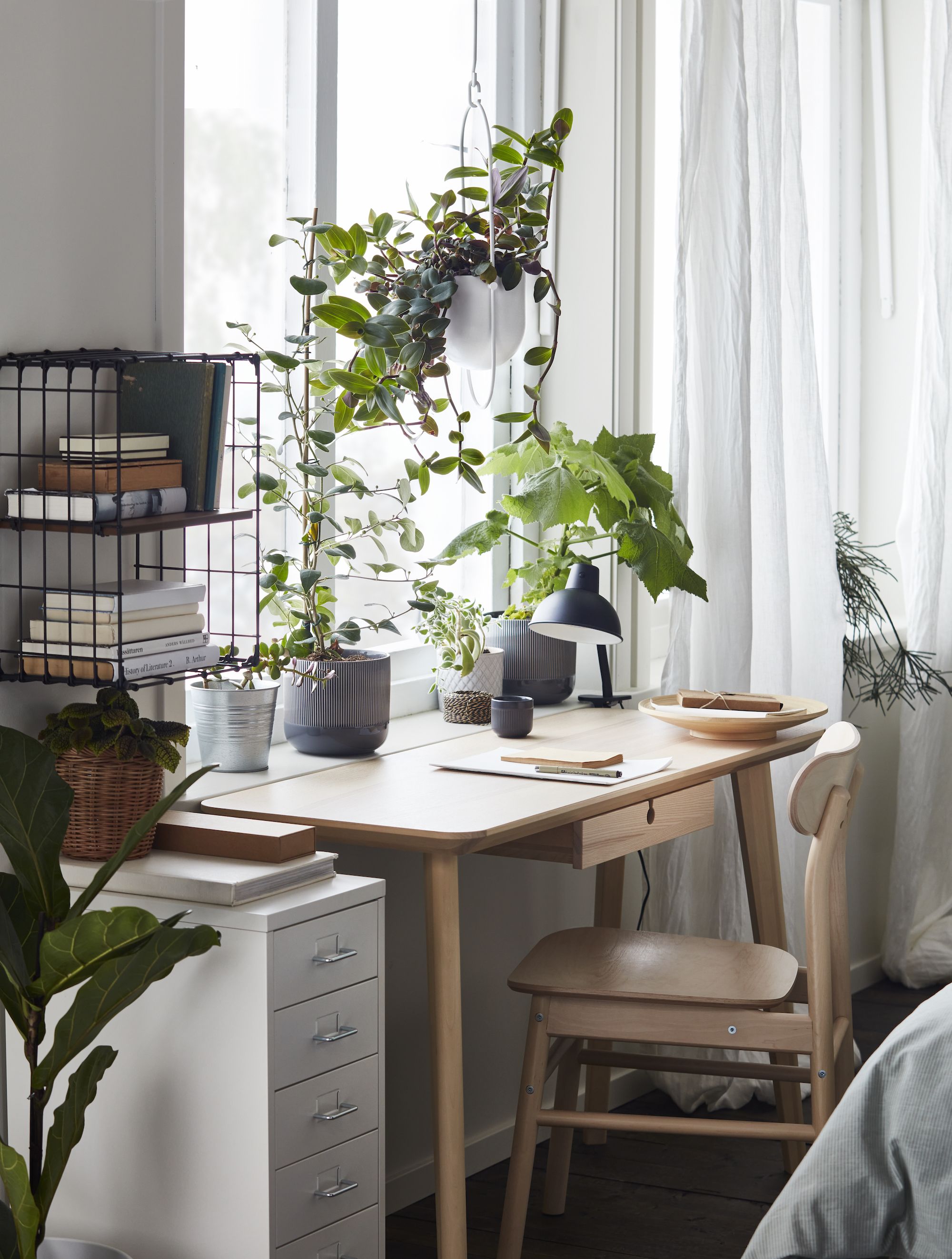 How to Organize an Intentional WFH Office Space to Increase