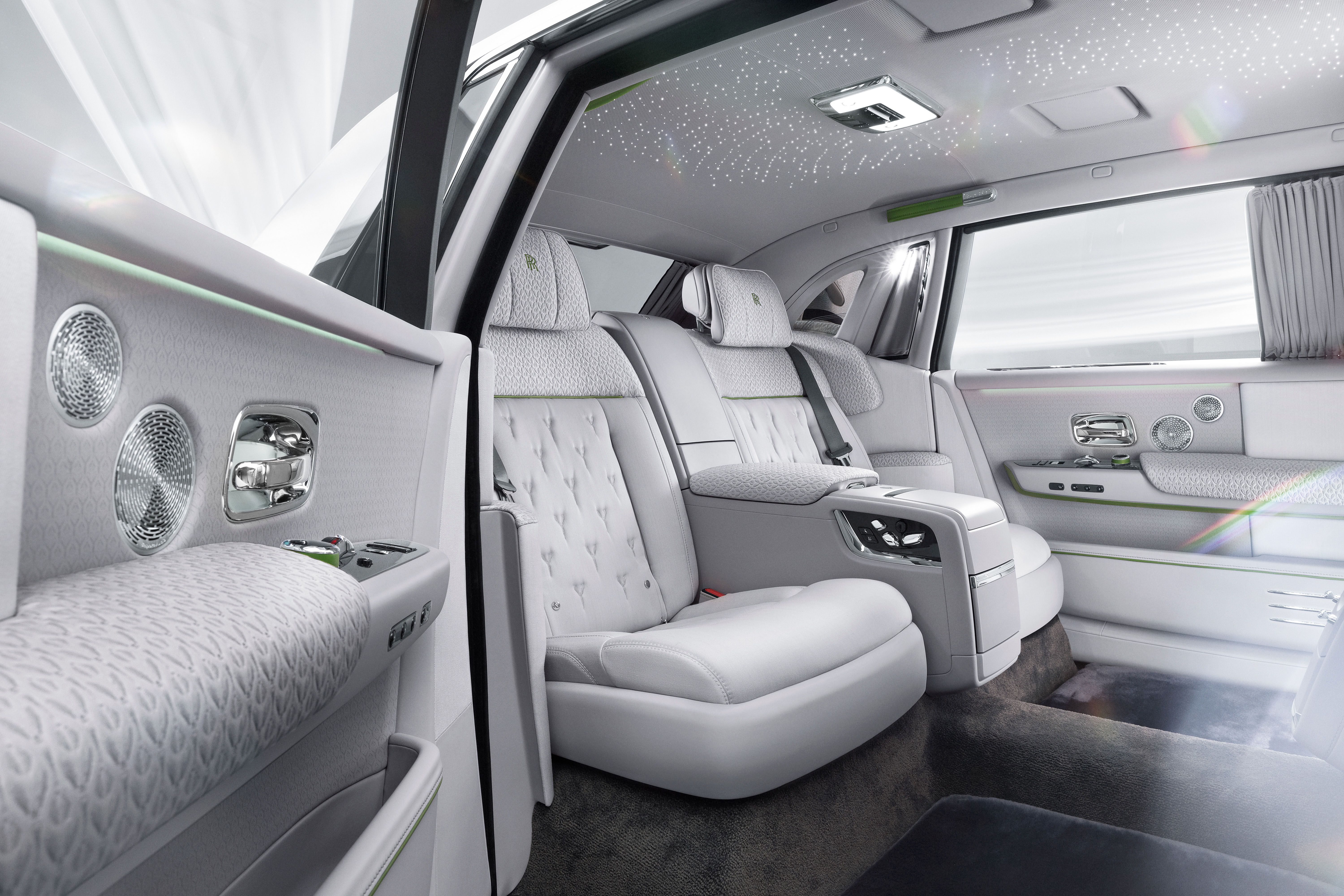 Luxury Features of the 2023 Rolls-Royce Phantom