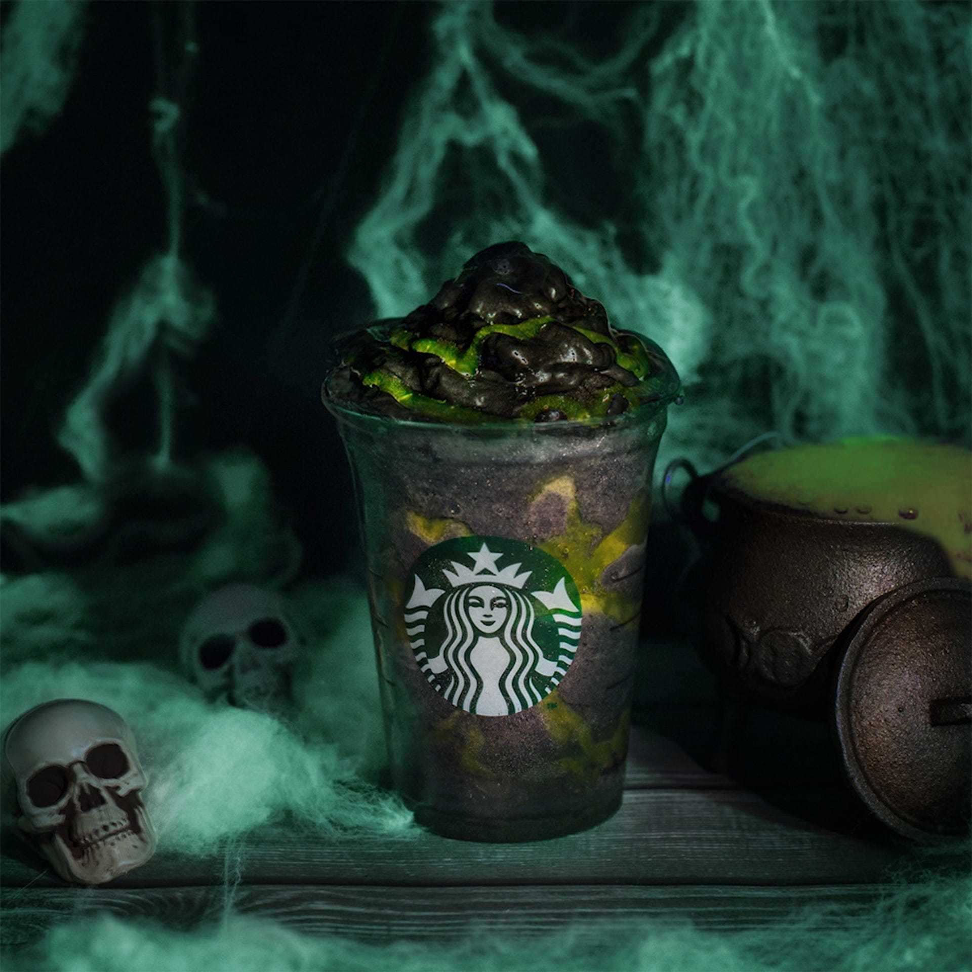 Starbucks lanza el Phantom Frappuccino para celebrar Halloween