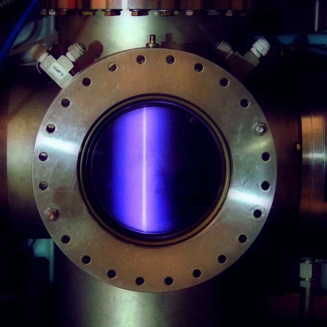 neutron generator