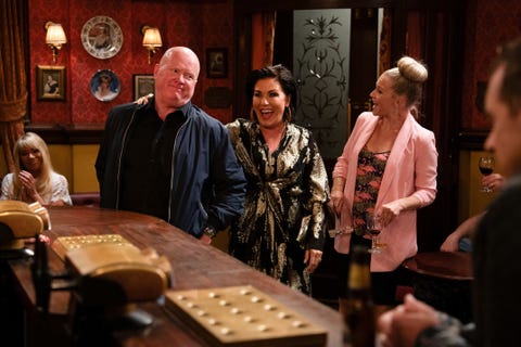 phil-mitchell-kat-moon-linda-carter-eastenders-64f054900e23f.jpg?crop=1xw:1xh;center,top&resize=480:*