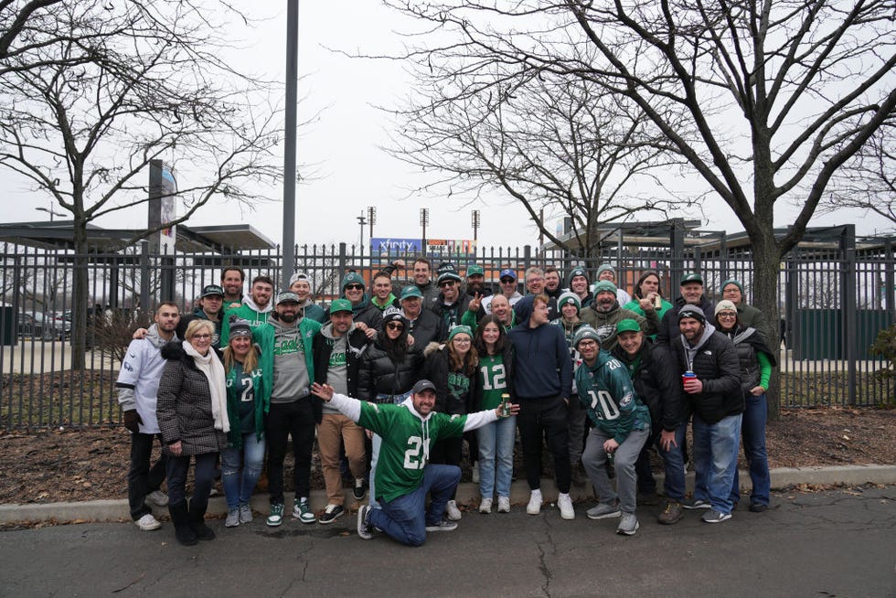 17 Photos Of Eagles Fans Tailgating Like No Other