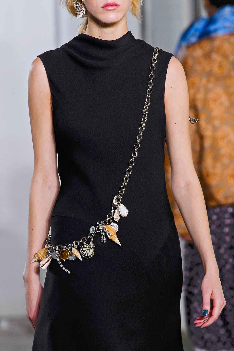 Clothing, Fashion model, Fashion, Dress, Shoulder, Neck, Beauty, Little black dress, Haute couture, Joint, 