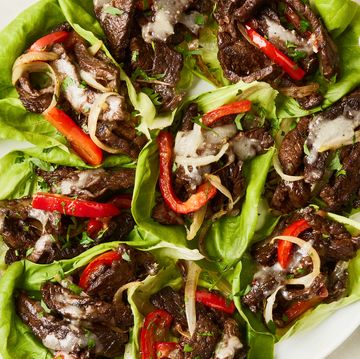 philly cheesesteak with cheese and peppers in lettuce wraps