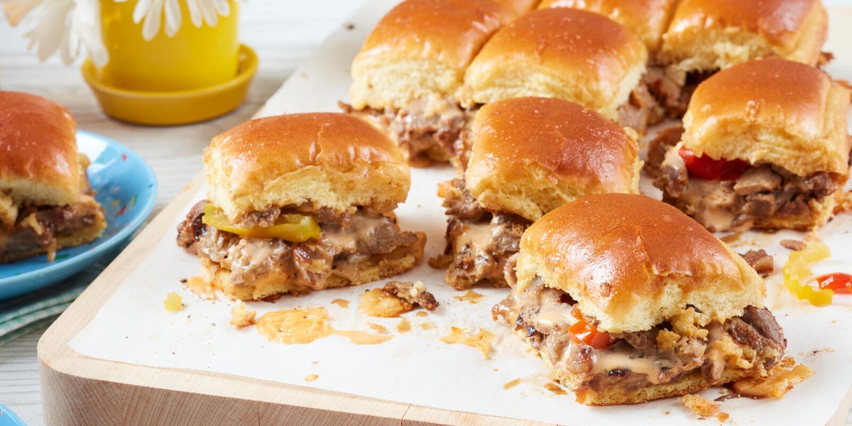 https://hips.hearstapps.com/hmg-prod/images/philly-cheesesteak-sliders-wd-6658-preview-658350dbca511.jpg?crop=0.6666666666666667xw:1xh;center,top&resize=1200:*