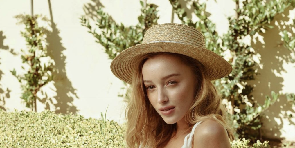 Phoebe Dynevor's Makeup Photos & Products