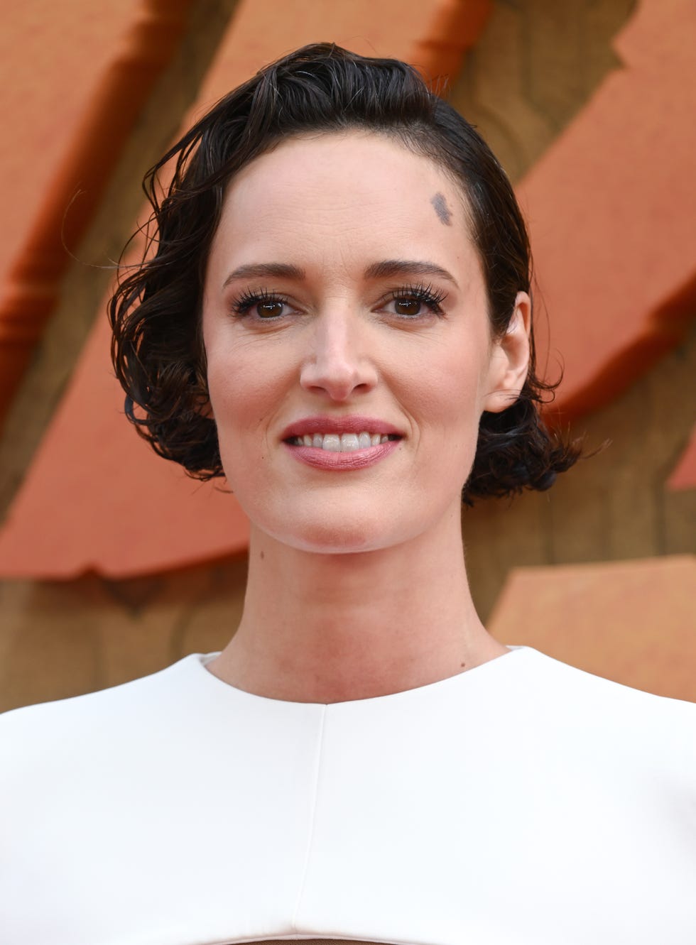 Phoebe Waller-Bridge wears dramatic cape at film premiere