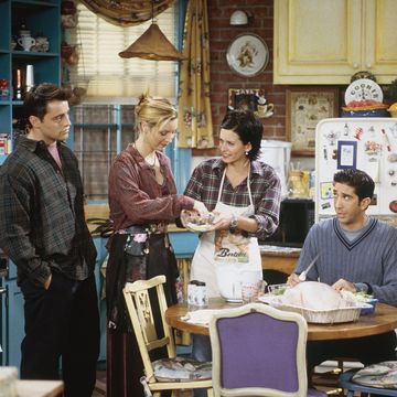 friends the one with chandler in a box episode 8 pictured l r matt leblanc as joey tribbiani, lisa kudrow as phoebe buffay, courteney cox as monica geller, david schwimmer as ross geller, matthew perry as chandler bing, jennifer aniston as rachel green photo by paul drinkwaternbcu photo banknbcuniversal via getty images via getty images