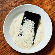 iphone in bowl of rice