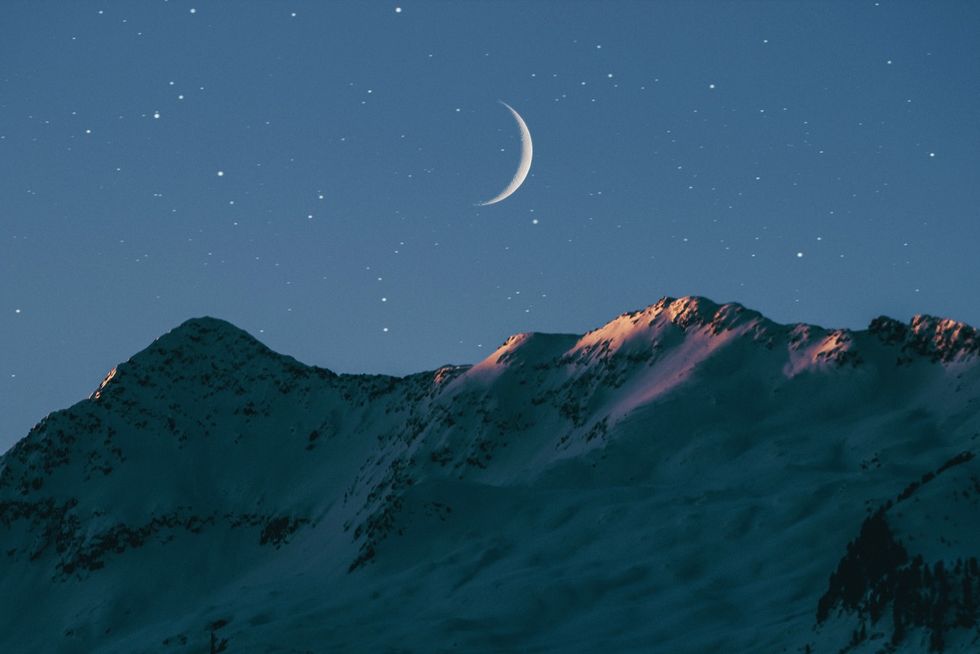 Sky, Moon, Crescent, Astronomical object, Mountain range, Night, Symbol, Mountain, Atmosphere, Celestial event, 