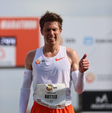 michel butter na de finish bij de nn mission marathon in enschede