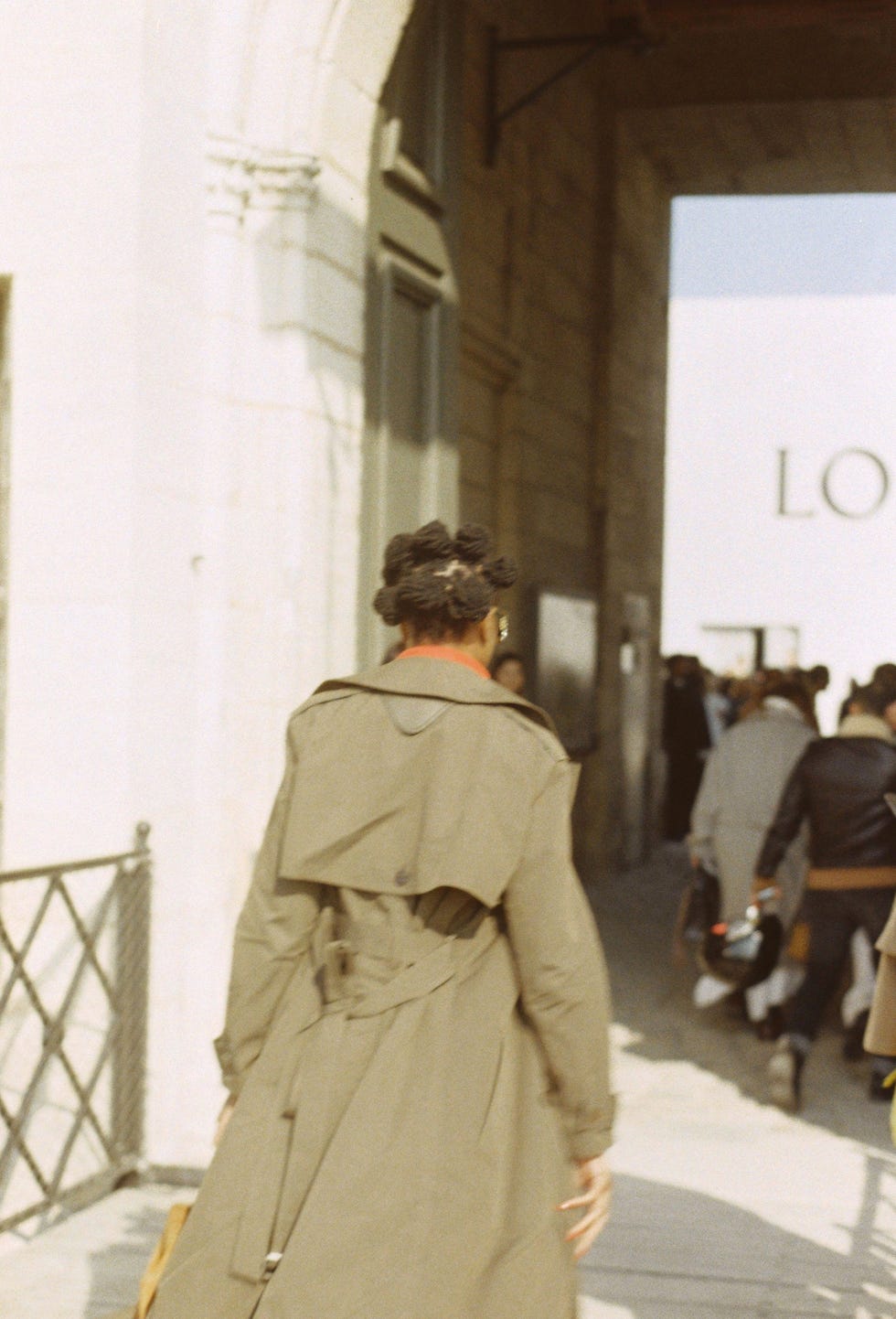 kiki layne loewe paris fashion week dairy