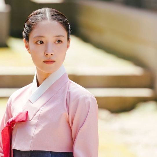 韓國古裝劇女星：《衣袖紅鑲邊》 李世榮