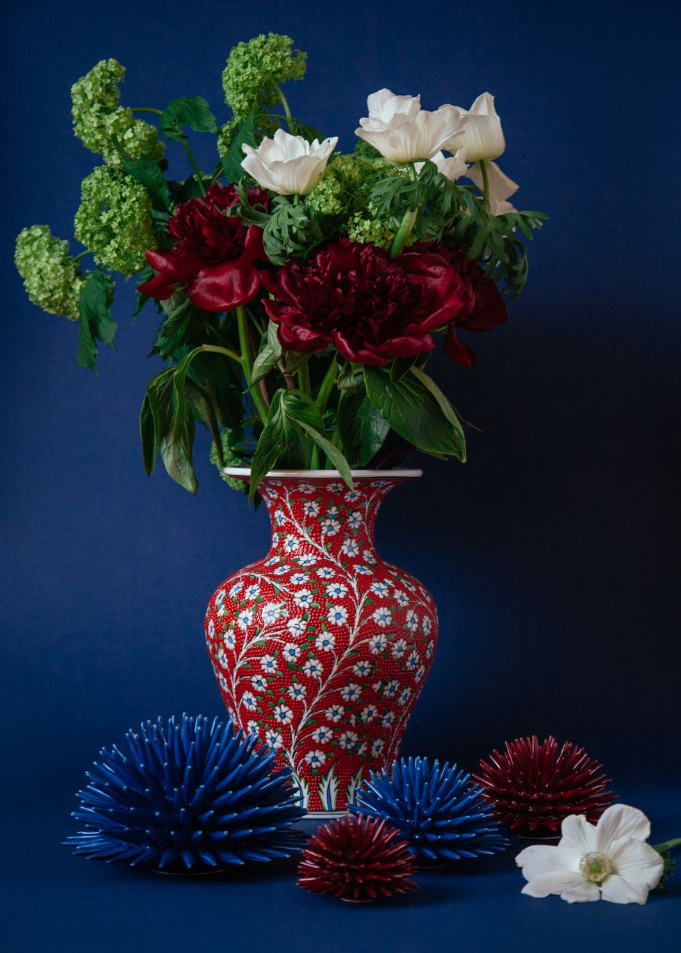 Blue, Still life photography, Still life, Flower, Vase, Red, Cut flowers, Plant, Flowerpot, Flower Arranging, 