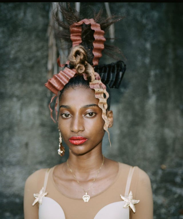 Lead Hairstylist Jawara Puts a Modern Twist on '90s Grunge Hair at