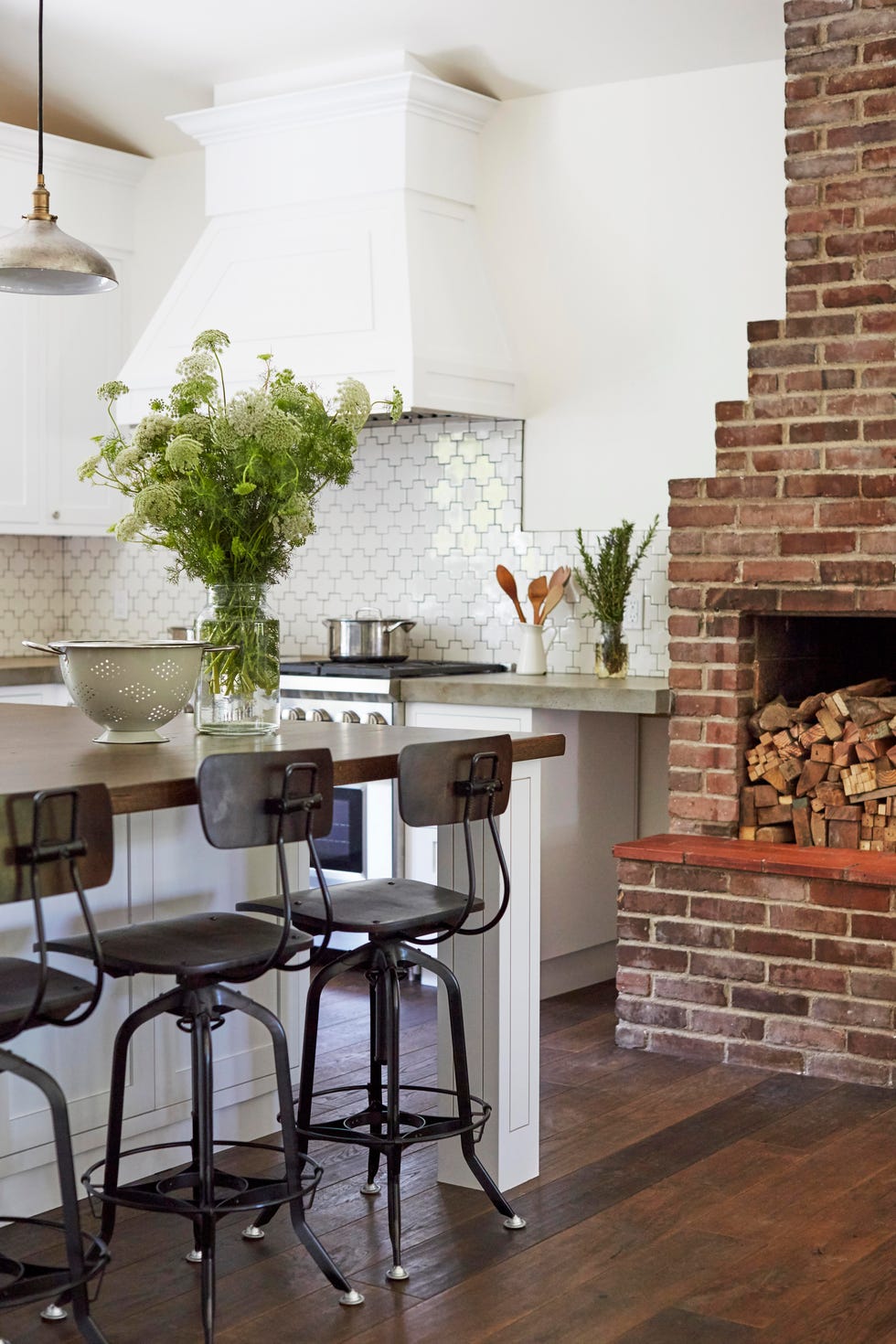 zeke ruelas for rosa beltran design kitchen fireplace