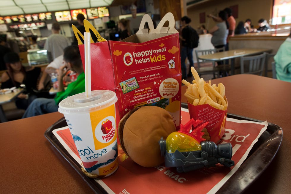 san francisco votes to ban mcdonalds happy meals