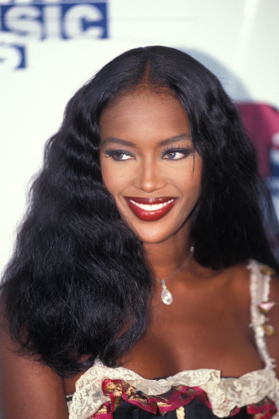 The Best 90s Makeup Looks To Recreate