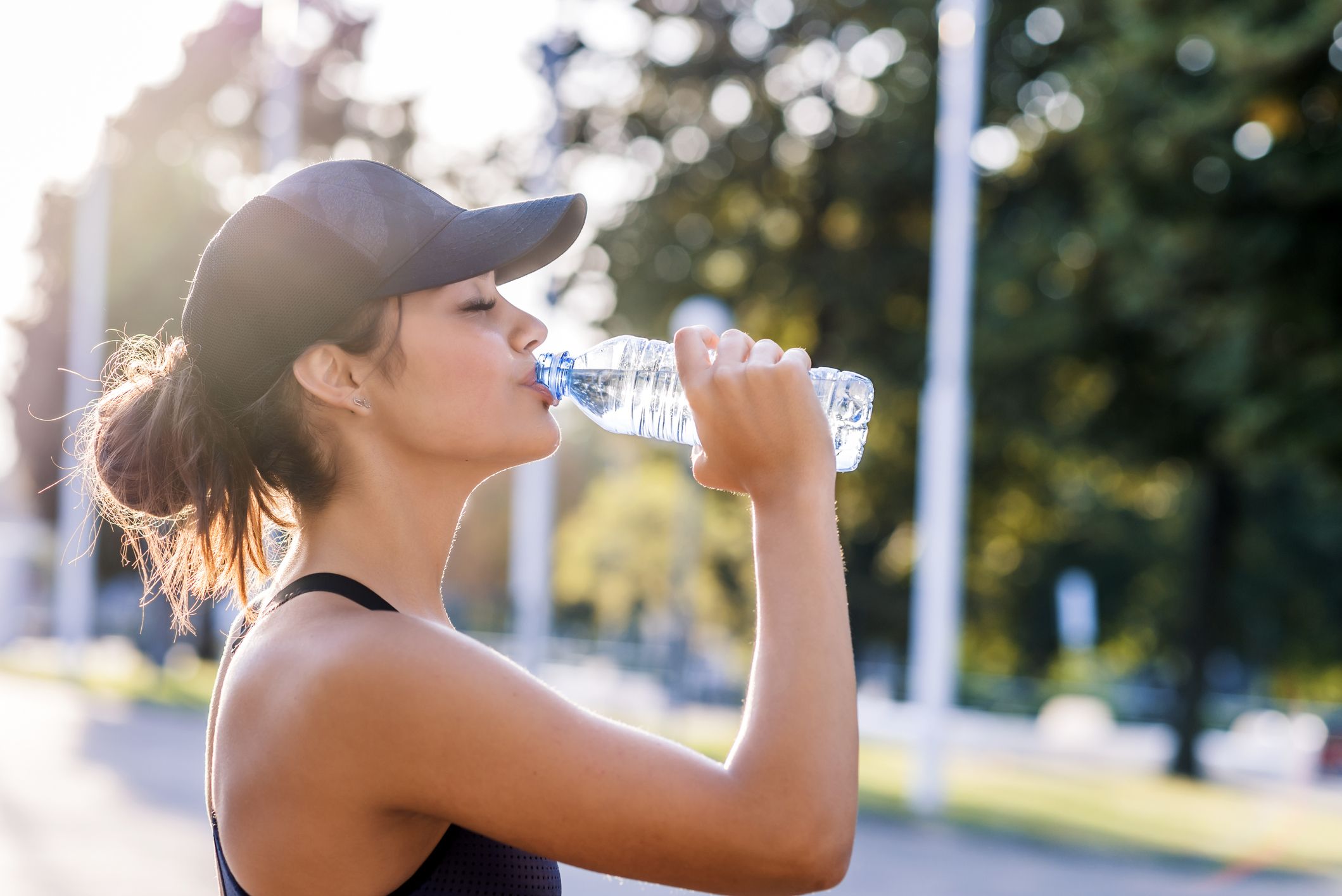 ライターが30時間飲まず食わず オファー 水分の摂取を我慢してから水を飲む