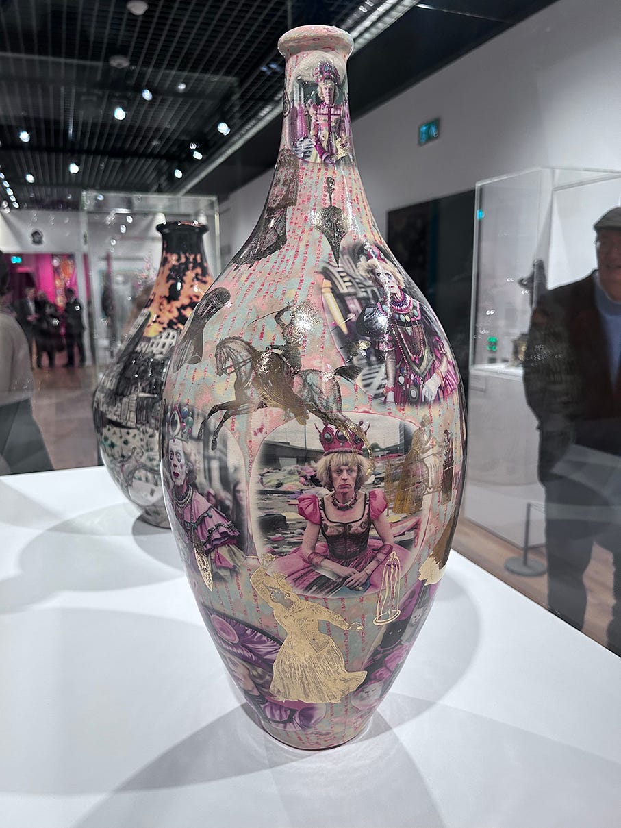 グレイソン・ペリー展:“壮大なる妄想”で名門美術館に挑む グレイソン・ペリー展:“壮大なる妄想”で名門美術館に挑む