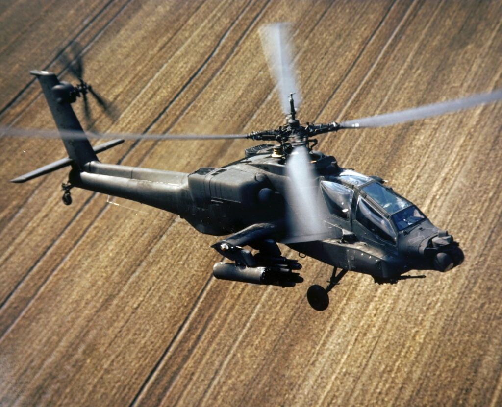 a ah 64a apache attack helicopter