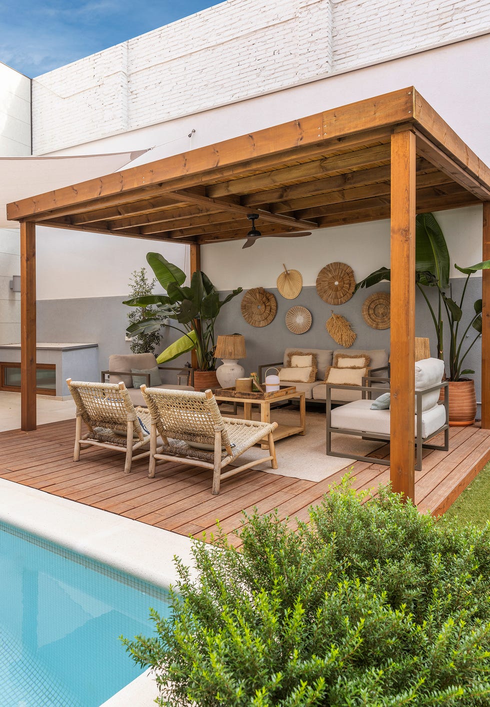 porche con muebles de fibras