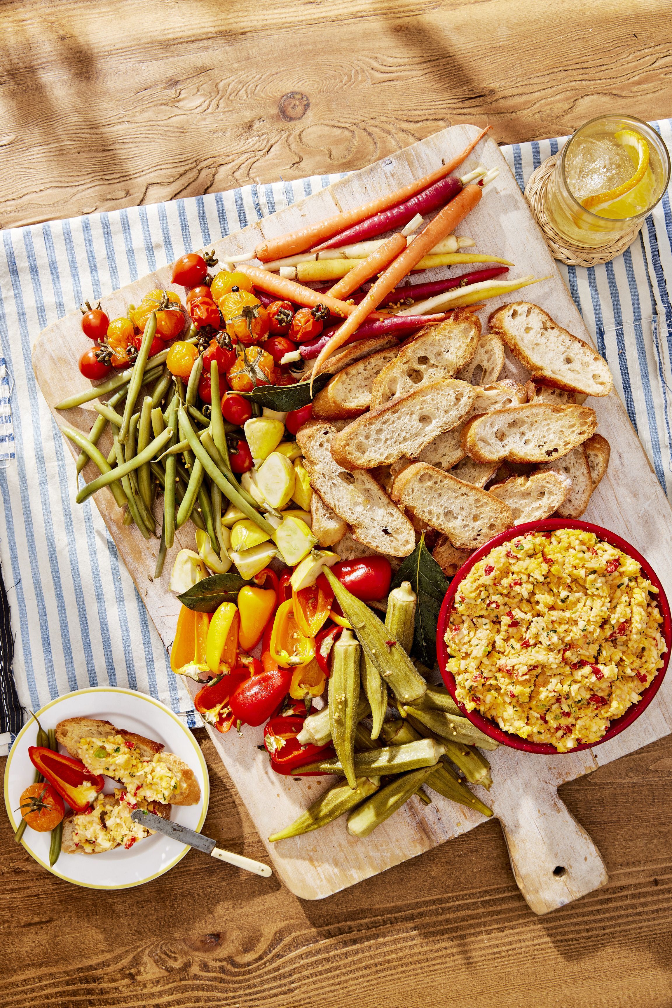 What's In My Picnic Basket? (Feeding 3 Adults & A Baby) - Eat.Love.Live