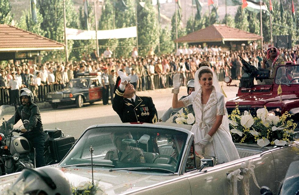 jordanian crown prince abdullah and his wife rania on their wedding day in amman