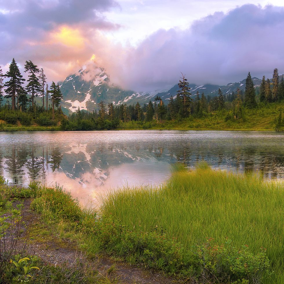 lake in north cascades