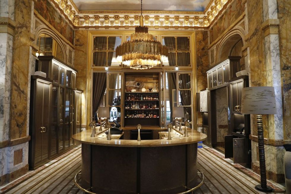 douniamag france tourism luxury hotel crillon
