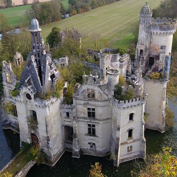 château de la mothe chandeniers, een verlaten kasteel in frankrijk