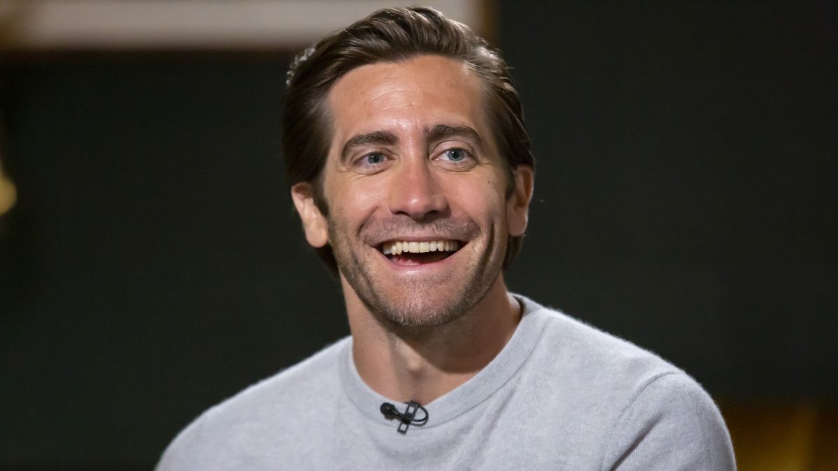preview for 19 of Jake Gyllenhaal's Most Handsome Moments