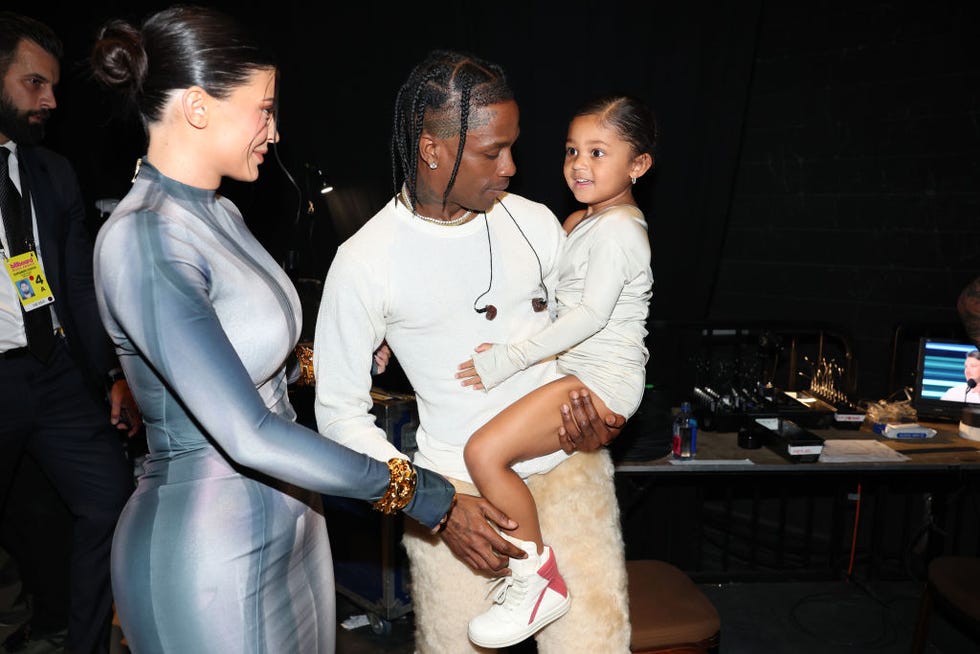 kylie jenner, travis scott y stormi en los premios billboard