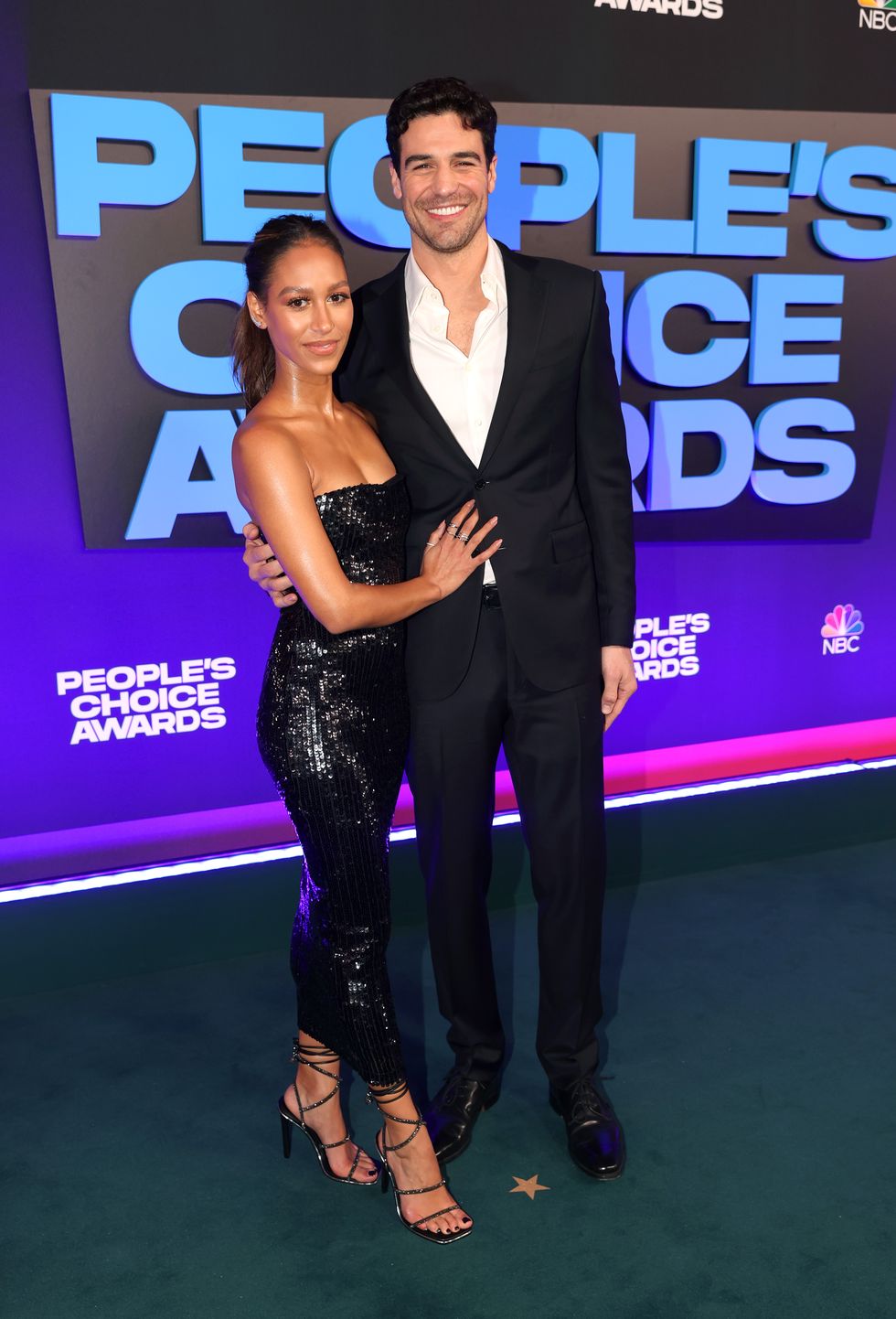 2021 e people's choice awards red carpet