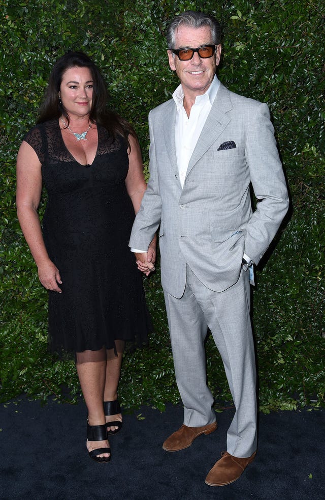 Pierce Brosnan y Keely Shaye Smith