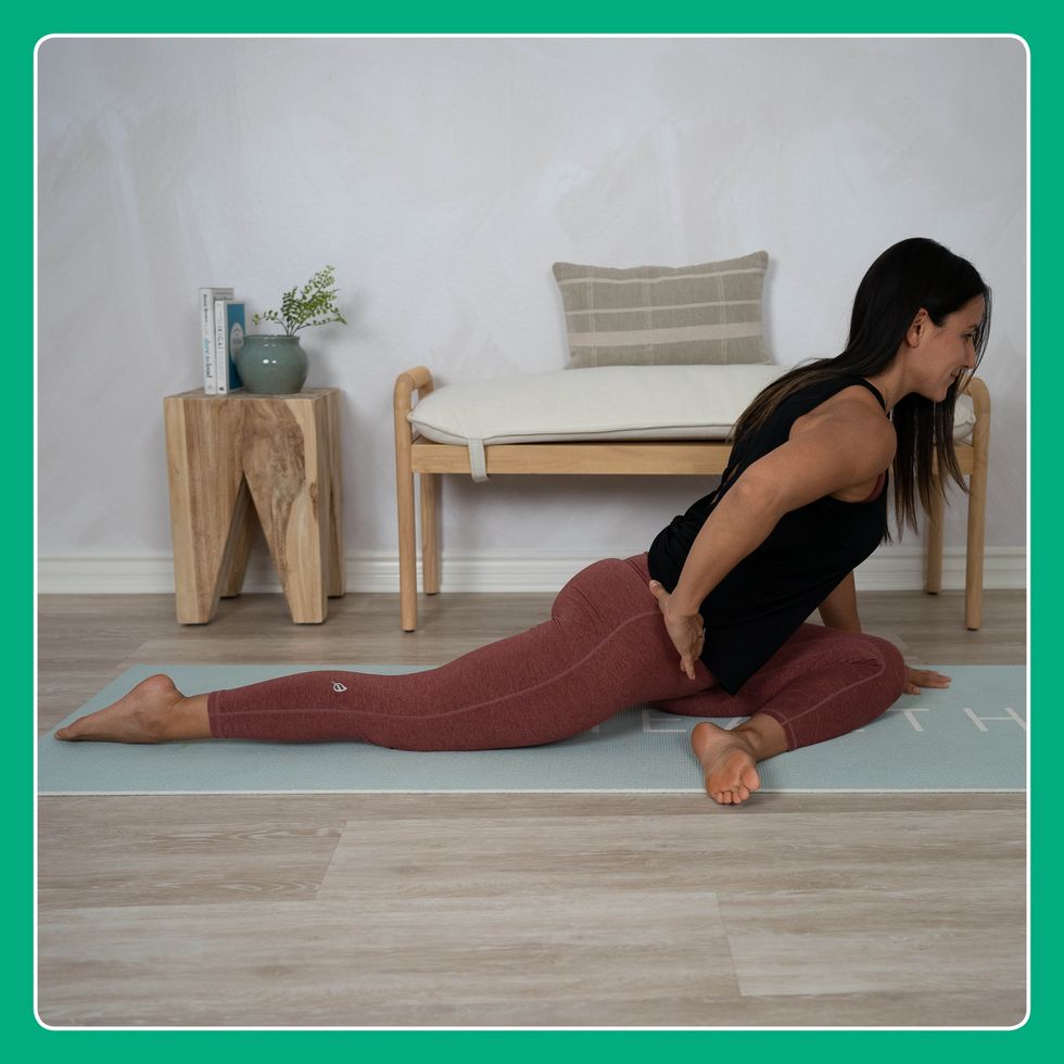 8 IT Band Yoga Stretches [Relieve Tightness & Prevent Pain] - Welltech