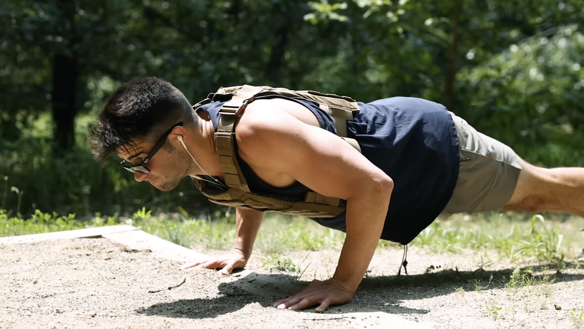 What 30 Days of Weighted Calisthenics Workouts Did to This Man's Body